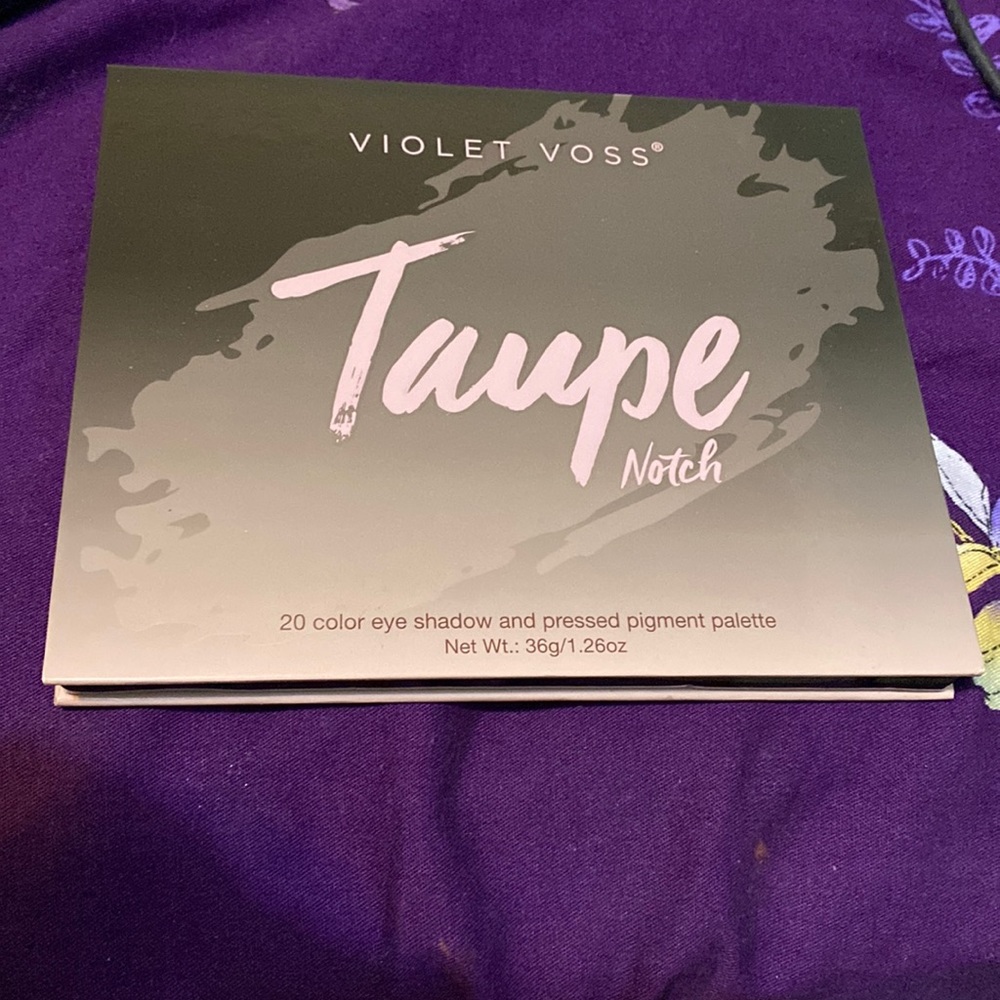 NEW Violet Voss eyeshadow palette